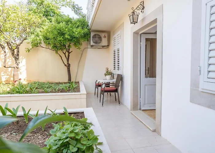 Mazza House With Sea View-center * Cavtat