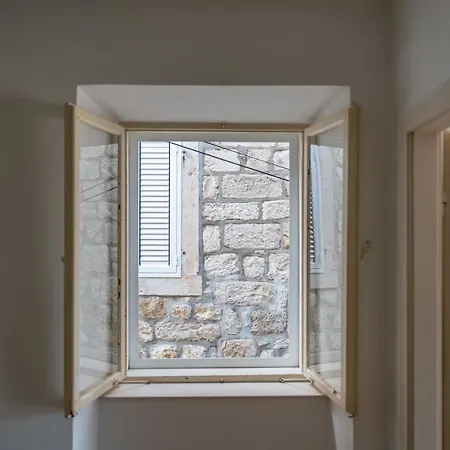 Mazza House With Sea View-center Apartment Cavtat
