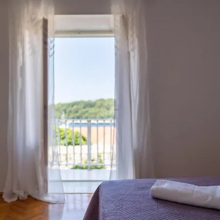 Mazza House With Sea View-center 아파트 챠브타트